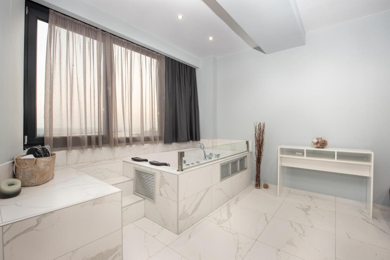Sea & City Luxury Suite Tessalónica Exterior foto